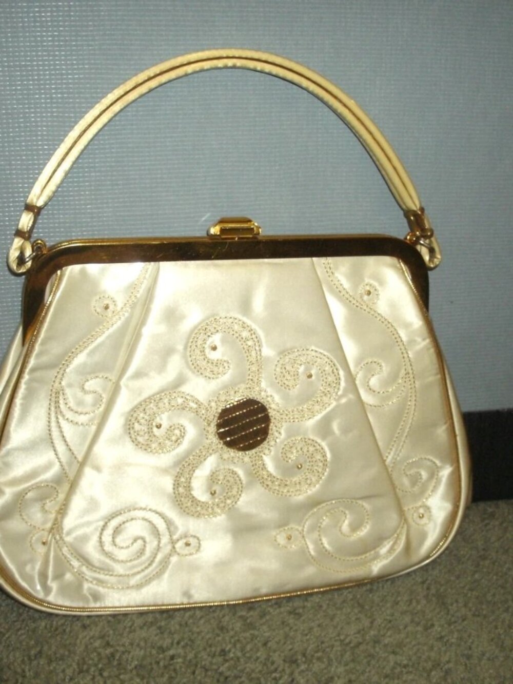 Vintage JR Off White with Swirl Designs Under Applique Clear Plastic Top Handbag